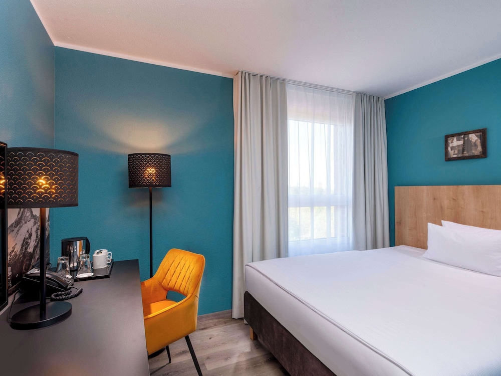 Standard Room, 1 Queen Bed - Photo 1