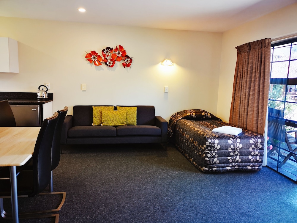 2 Bedroom Unit