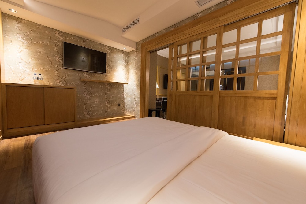 Family Room photo 2