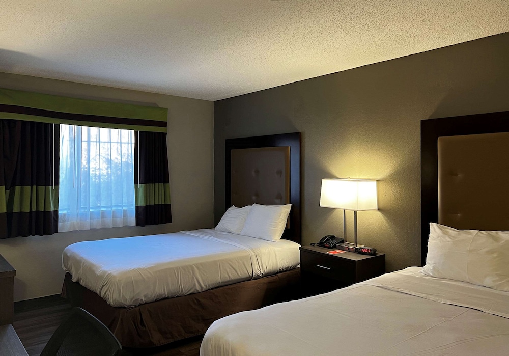 Standard Room, 2 Double Beds, Non Smoking - Photo 2