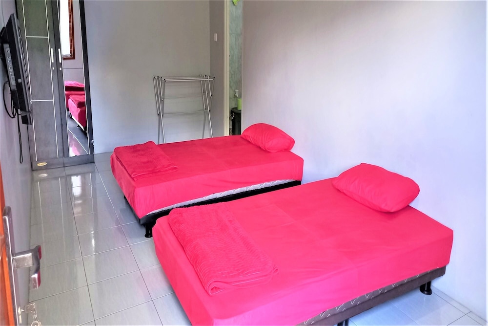 Standard Twin Room - Photo 5