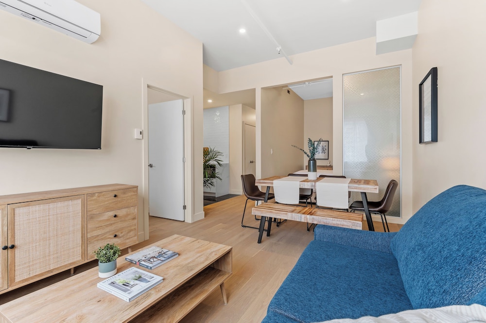 Grand Condo, 2 Bedrooms
