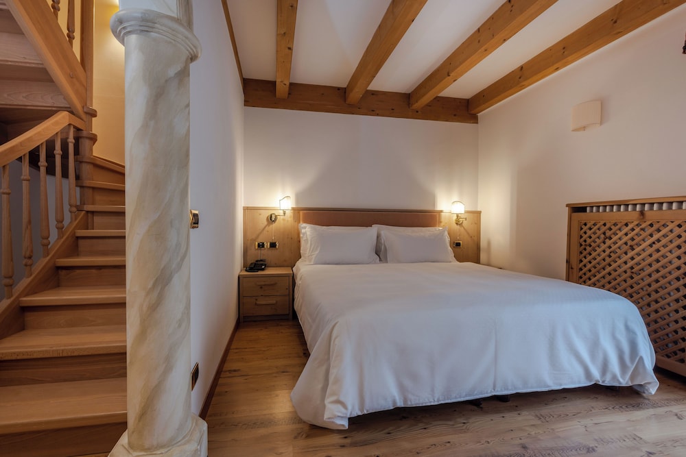 Family Quadruple Room, Balcony, Mountain View