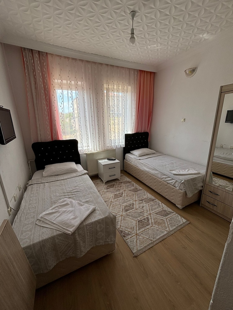 Comfort Room, 1 King Bed photo 3