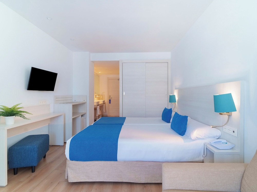 Double Room, Partial Sea View (2 Adults) - Photo 1