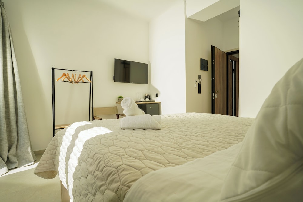 Junior Studio Suite, Balcony, City View