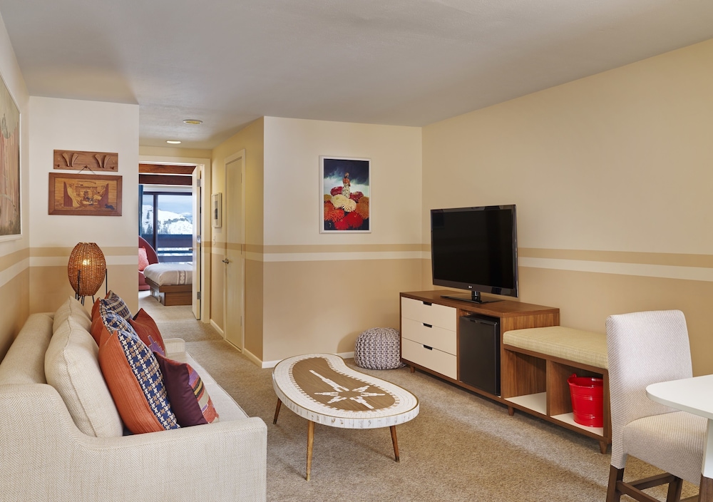Suite, 1 Bedroom, Balcony photo 1