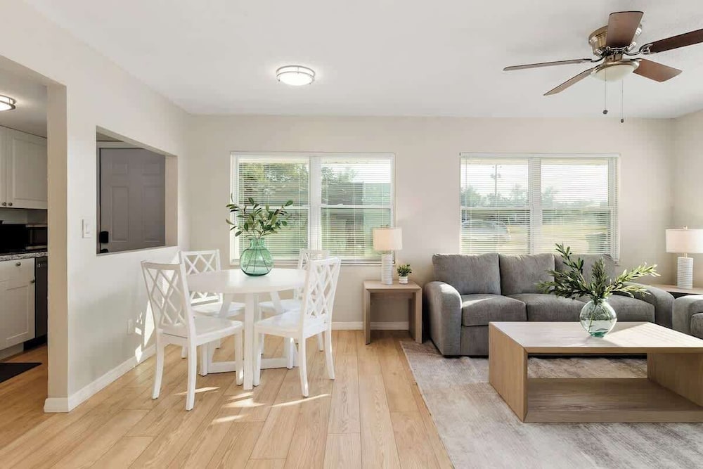 House, Multiple Beds, Kitchen, Garden View (5532 20th st)