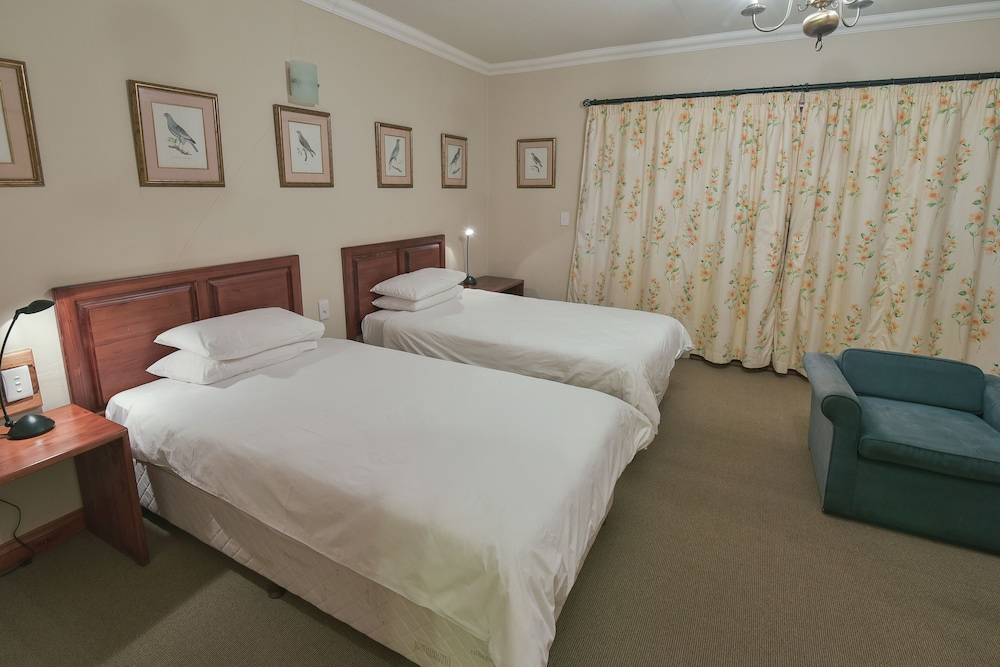 Standard Twin Room - Photo 2