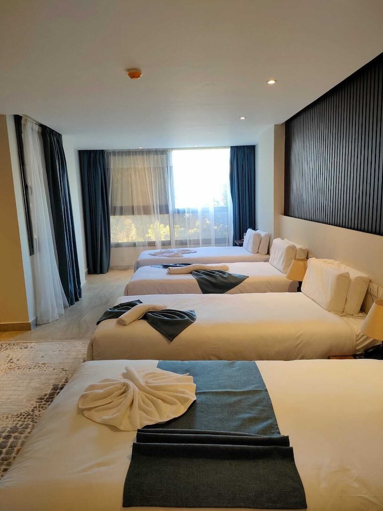 Superior Quadruple Room with Garden View photo 2