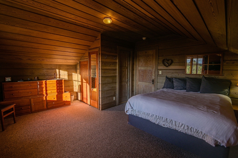 Classic Single Room, 1 Queen Bed, Ocean View photo 1