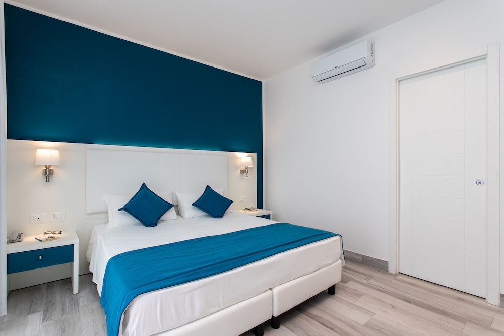 Classic Double Room, Terrace photo 3