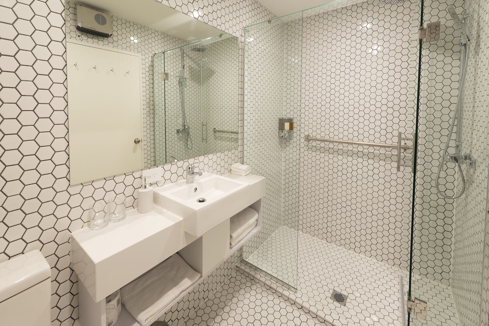 Luxury Apartment, 1 Bedroom - Photo 17
