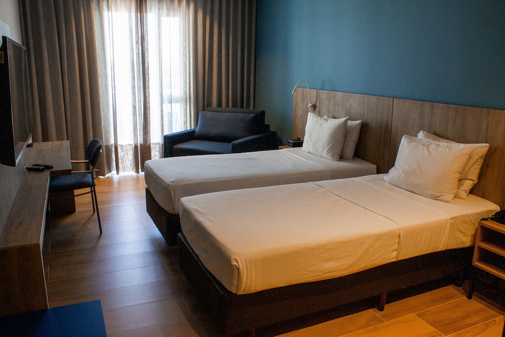Deluxe Twin Room, 2 Twin Beds photo 3