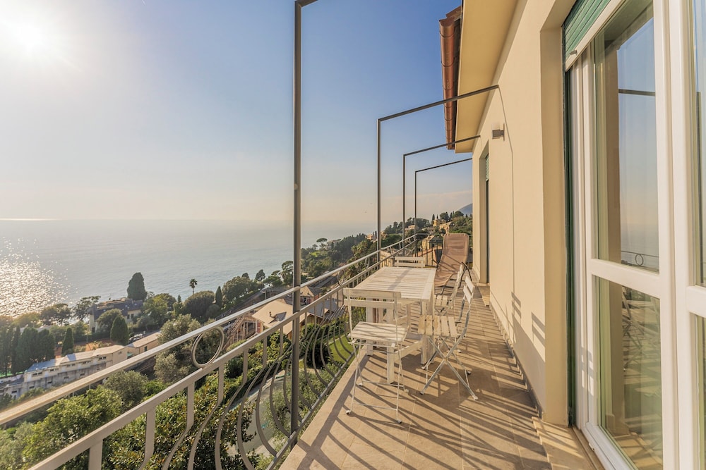 Apartment, Balcony, Sea View photo 2