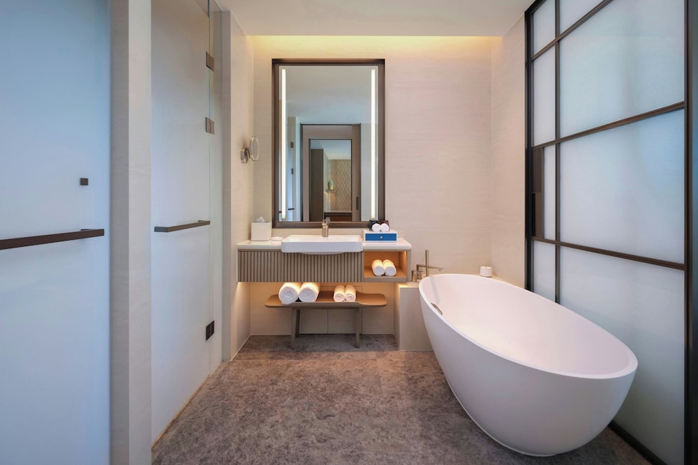Deluxe Suite, 1 Bedroom, Courtyard View