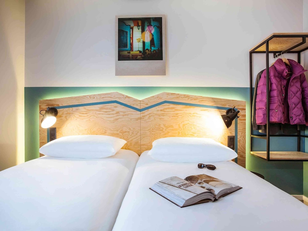 Standard Room, Multiple Beds photo 3