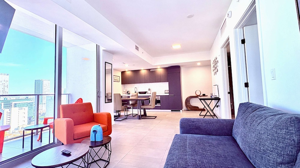 Apartment photo 2