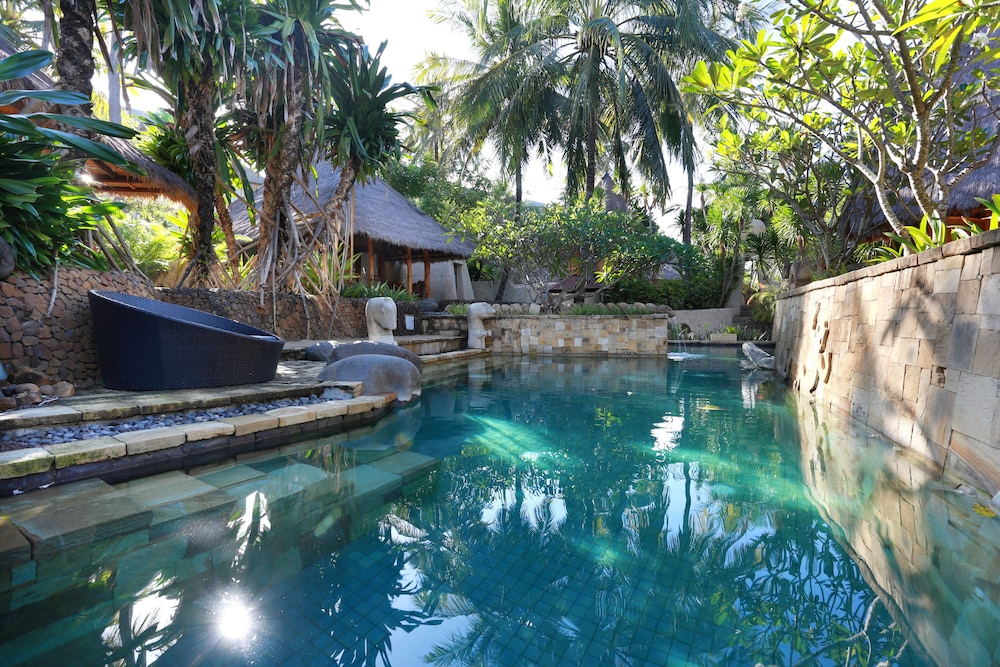 Deluxe Villa, 1 King Bed (Shared Pool) photo 3