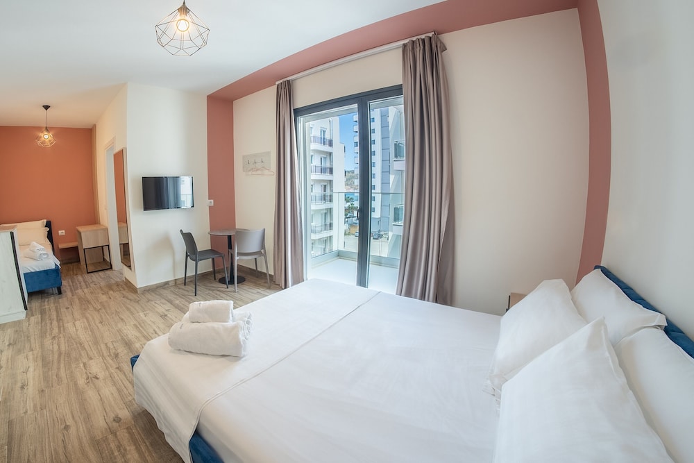 Standard Triple Room, Partial Sea View