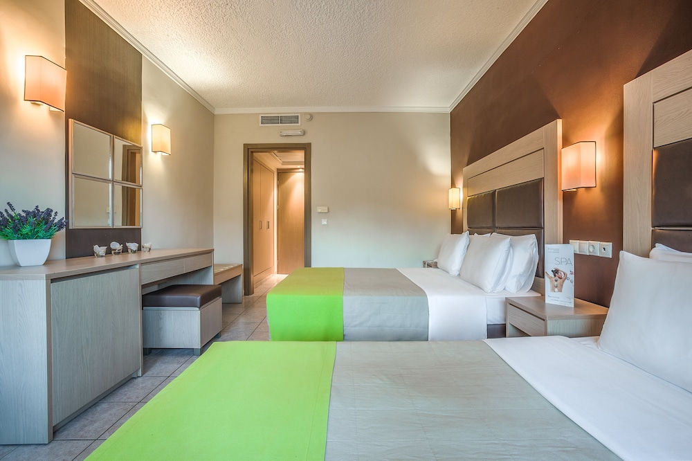 Double Room, Partial Sea View - Photo 4