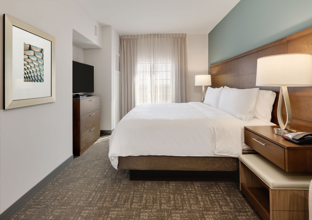 Suite, 1 Bedroom, Accessible (Communication, Roll-In Shower) photo 3