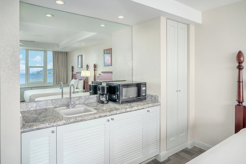 Suite, 2 Queen Beds, Oceanfront - Photo 6