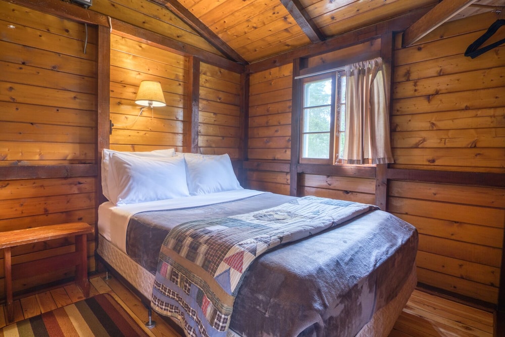 Cabin, 2 Bedrooms (4)