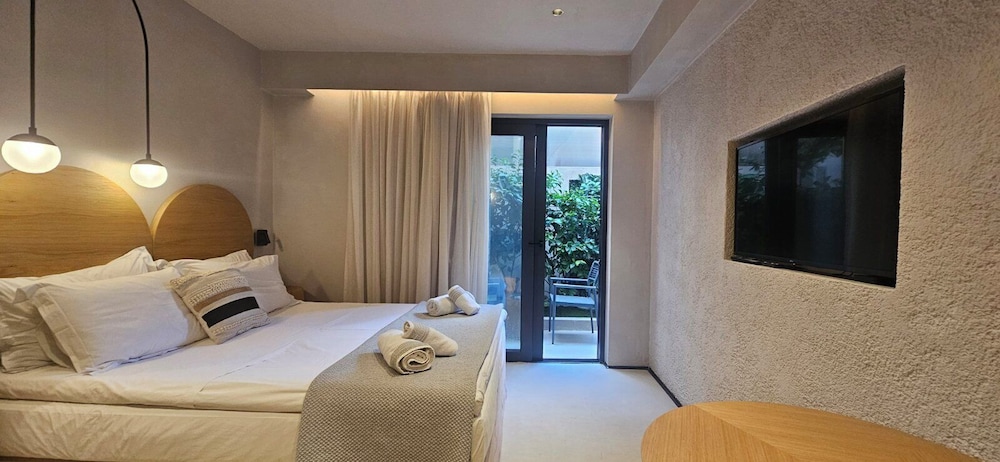 Standard Double Room, Garden View