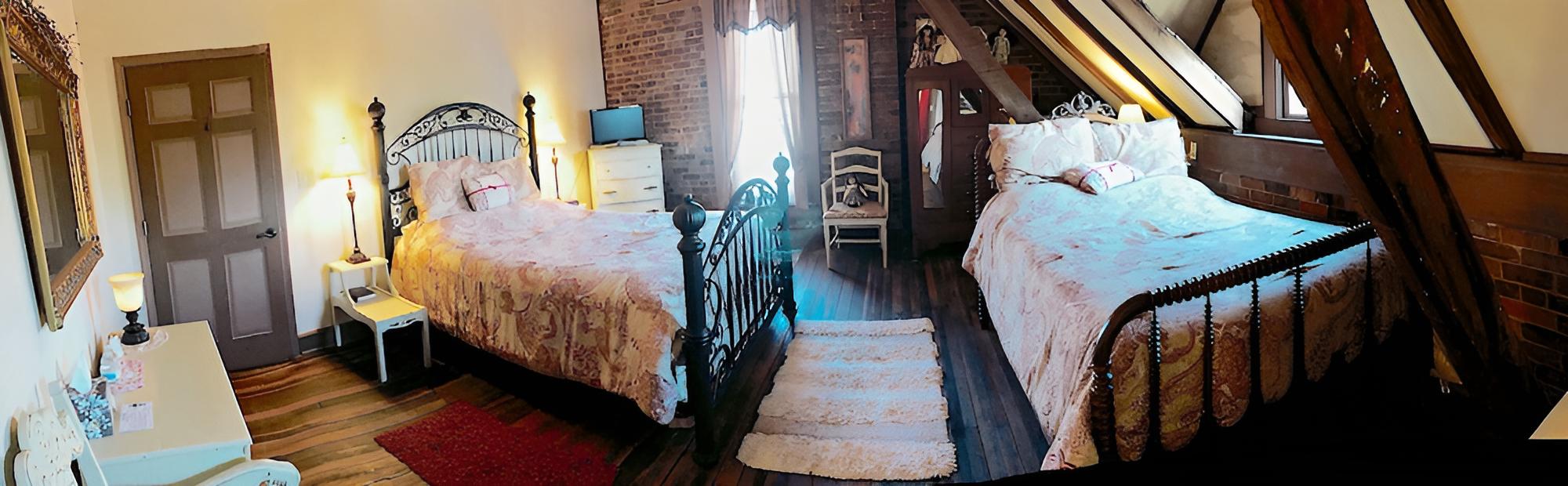 Dickinson Room photo 1
