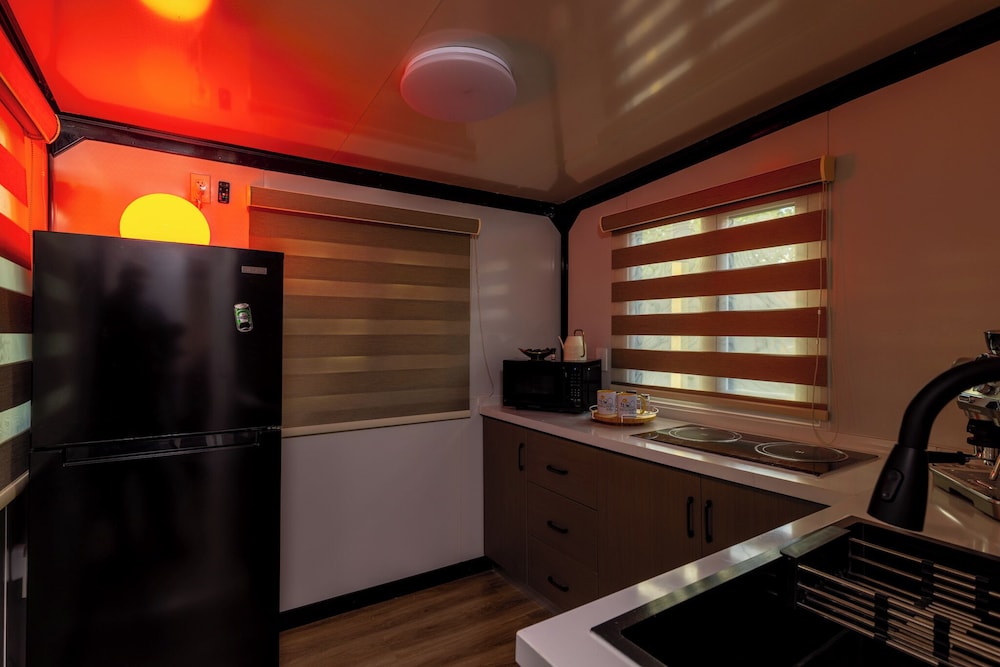Romantic Room, Hot Tub, Garden View photo 2