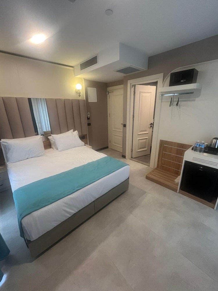 Standard Double Room Single Use, City View photo 1