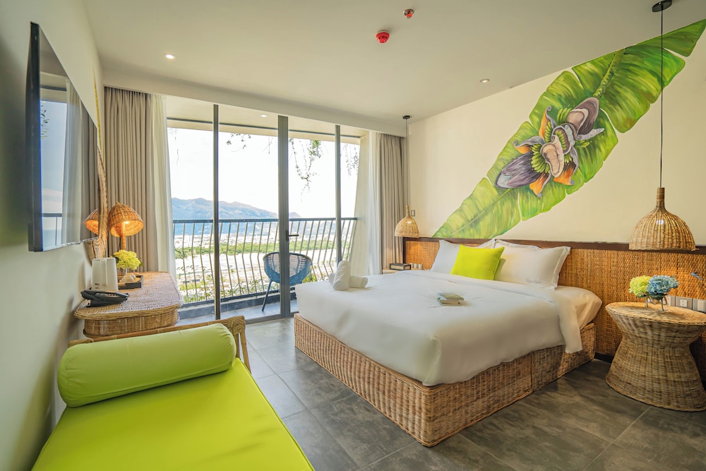 Superior Room, City View
