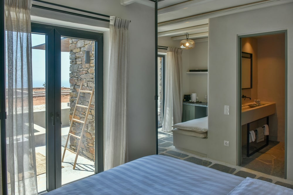 Junior Suite Mini Jetted Pool Sea View