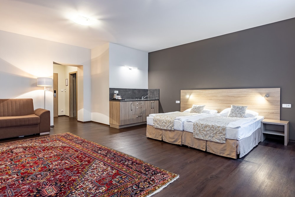 Family Suite - Photo 8