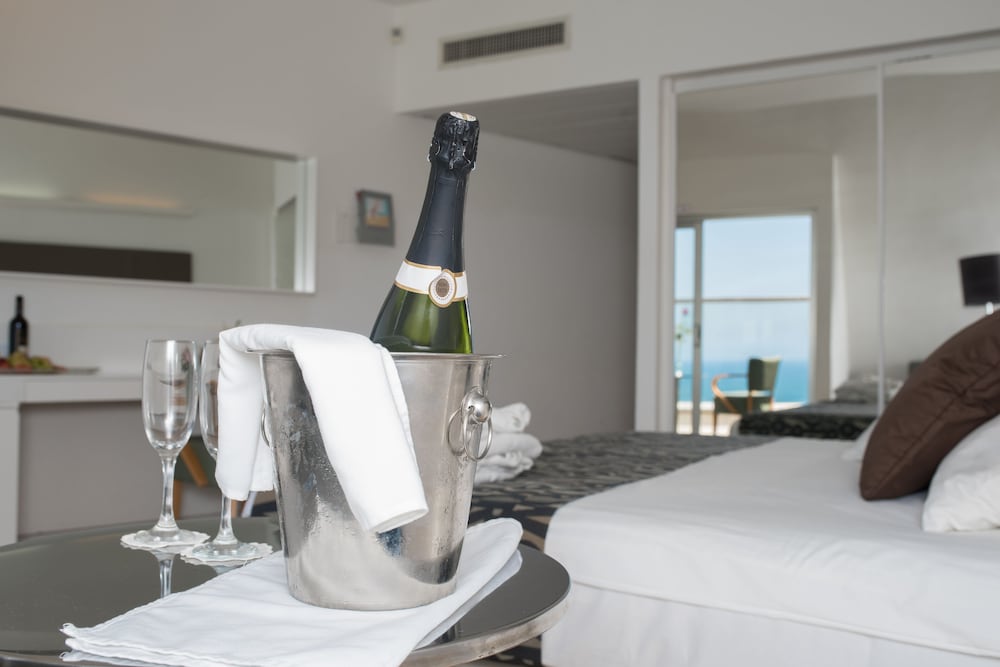 Deluxe Double Room, 1 King Bed, Club Lounge Access, Sea View photo 2