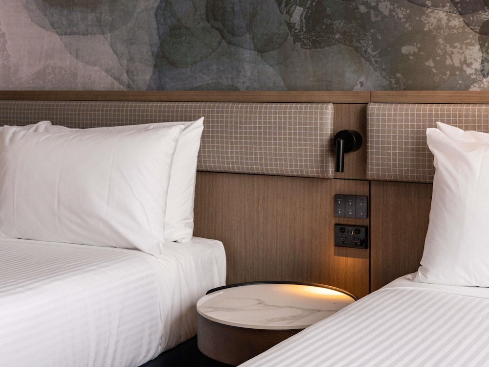 Deluxe Twin Room, 2 Queen Beds photo 2