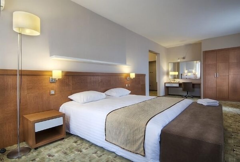 Deluxe Suite, 1 Bedroom, Smoking, Jetted Tub photo 1