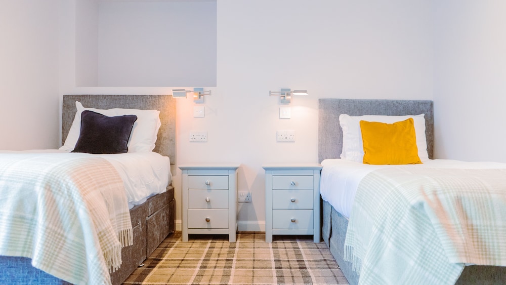 Twin Room, Ensuite photo 2