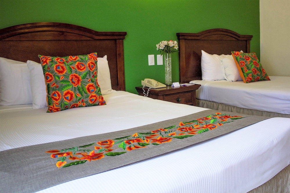 Standard Double Room, 2 Double Beds - Photo 8