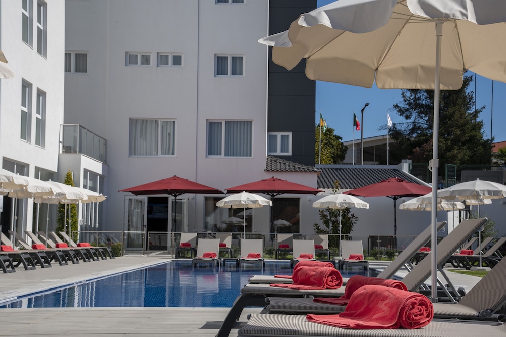 Double or Twin Room, Pool View photo 2