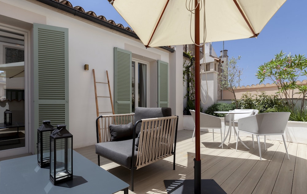 Suite, 2 Bedrooms, Terrace - Photo 3