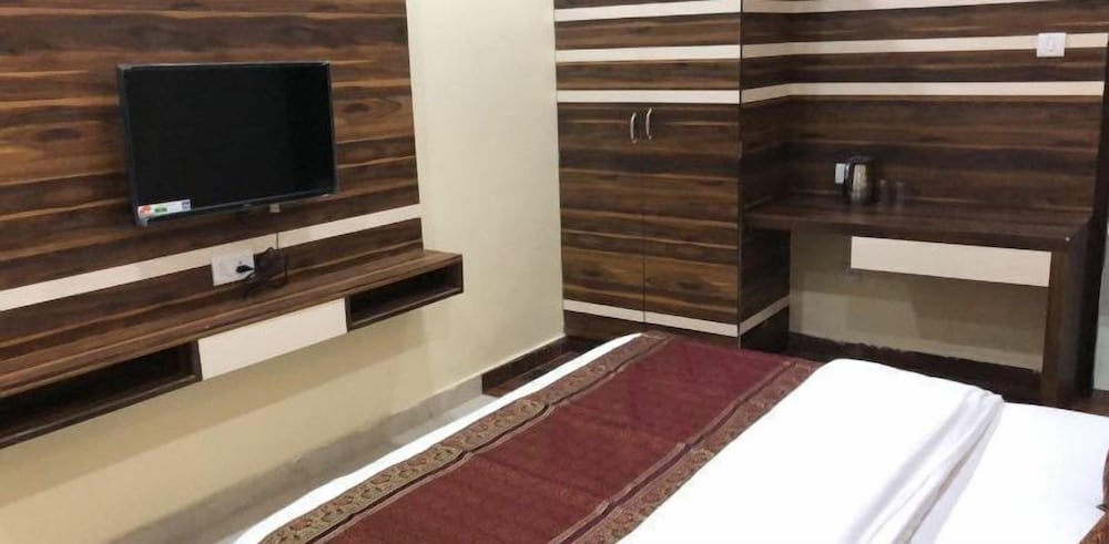 Family Room - Photo 7