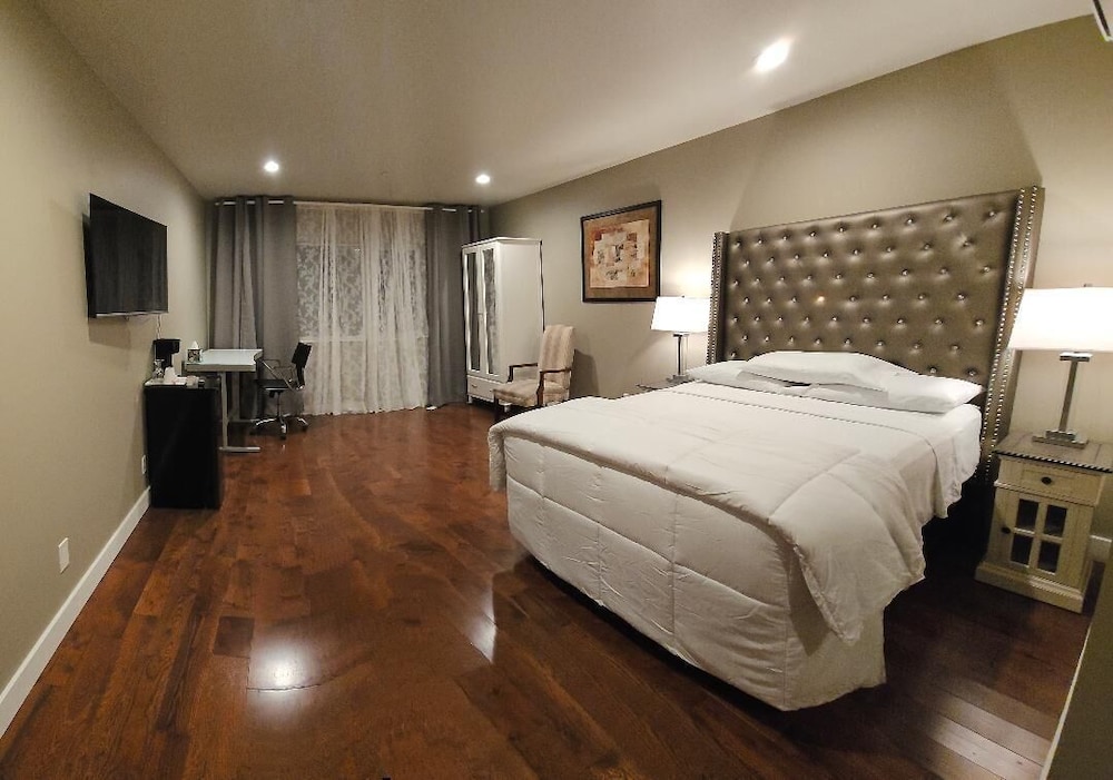 Comfort single room, 1 queen bed