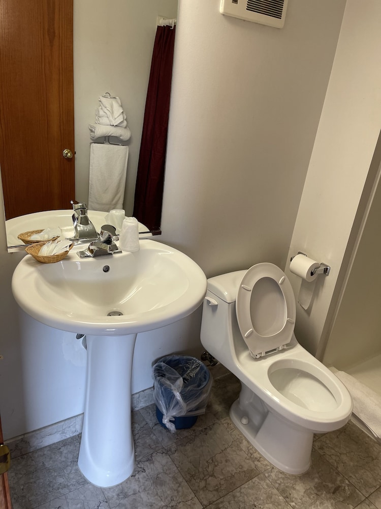 King Whirlpool Suite - Photo 2