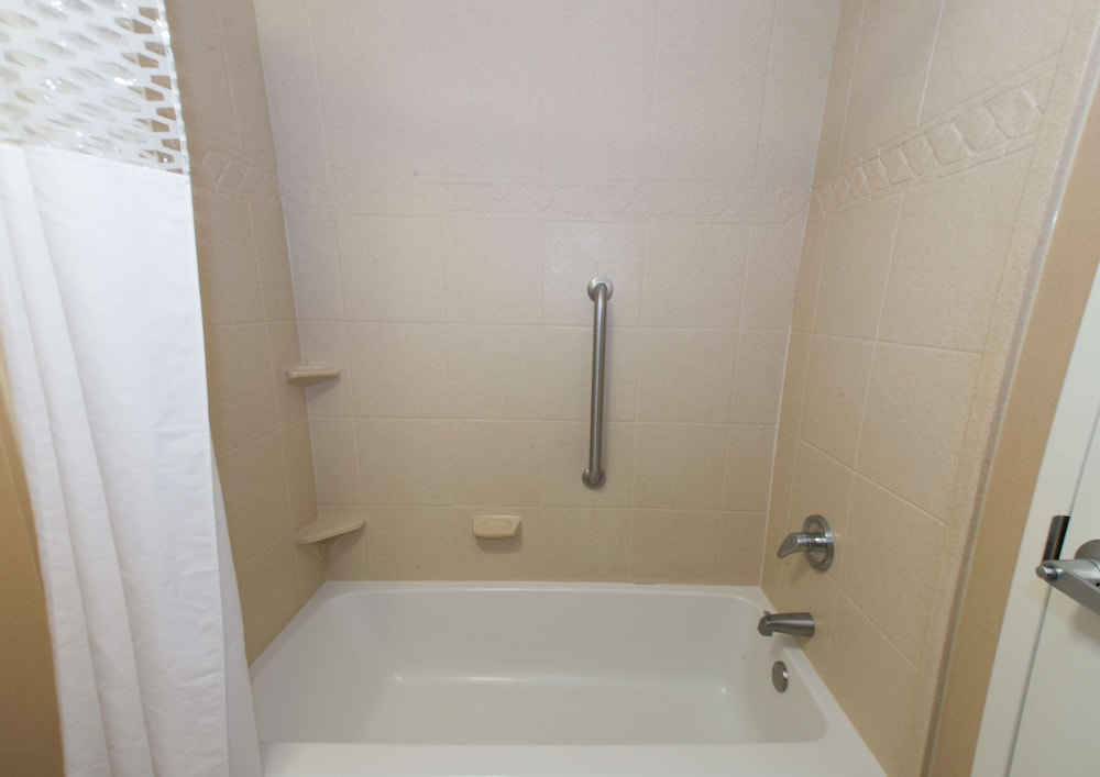 One king studio suite non smoking - Photo 7