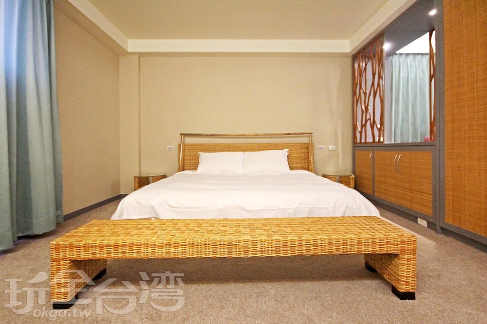 Executive Suite, 1 Queen Bed photo 3