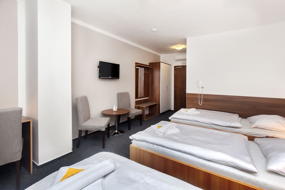 Comfort Triple Room, 3 Twin Beds photo 3