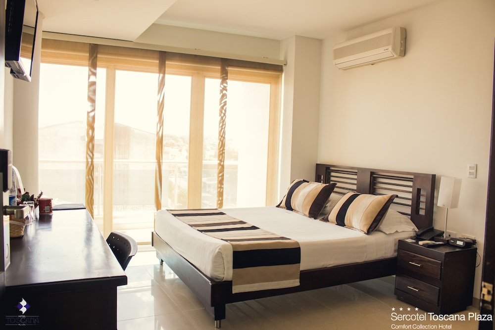 Junior Suite, 1 Queen Bed, Hot Tub photo 3