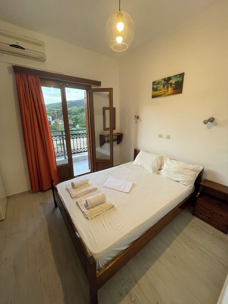 Standard Studio, Balcony, Mountain View